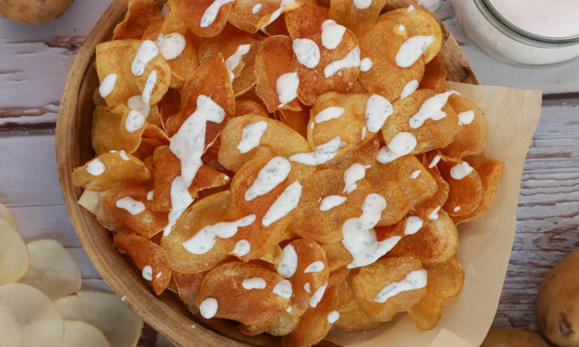 Ετοιμάστε εύκολα και τραγανά chips πατάτας