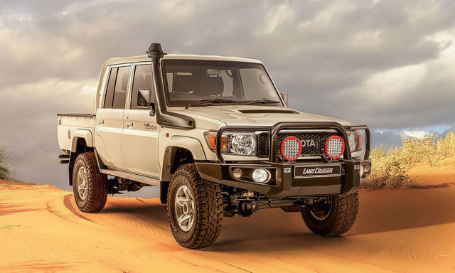 Αυτό το Toyota Land Cruiser δείχνει παλιό αλλά είναι ολοκαίνουργιο