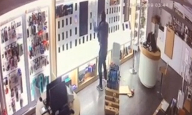 Συνελήφθη ο «μετρ των ριφιφί»: Βίντεο - ντοκουμέντα από τη δράση του