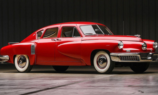 Αυτό το εξωτικό Tucker 48 του 1948 πουλήθηκε σχεδόν 1.000.000 δολάρια