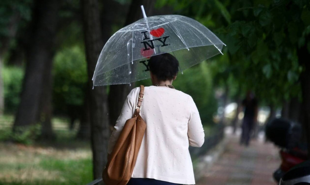 Καιρός Σαββατοκύριακο: Άστατος με πτώση της θερμοκρασίας και ισχυρούς βοριάδες - Πού θα βρέξει