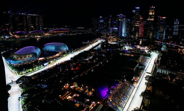 Πόσα κιλά χάνουν οι πιλότοι κατά τη διάρκεια του Γκραν Πρι της Σιγκαπούρης;