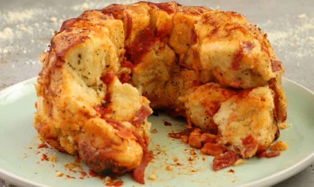 Η συνταγή της ημέρας: Pizza Monkey bread