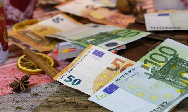 Συντάξεις: Δεν θα γίνουν περικοπές - Ποιοι θα δουν αυξήσεις 