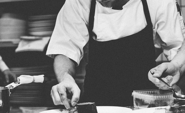 Στη φυλακή ο γνωστός σεφ για φοροδιαφυγή και μη απόδοση ΦΠΑ