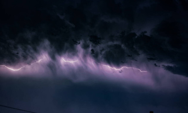 Καιρός - Έκτακτο δελτίο ΕΜΥ: Έρχονται ανεμοστρόβιλοι και ισχυρές καταιγίδες τις επόμενες ώρες (pics)