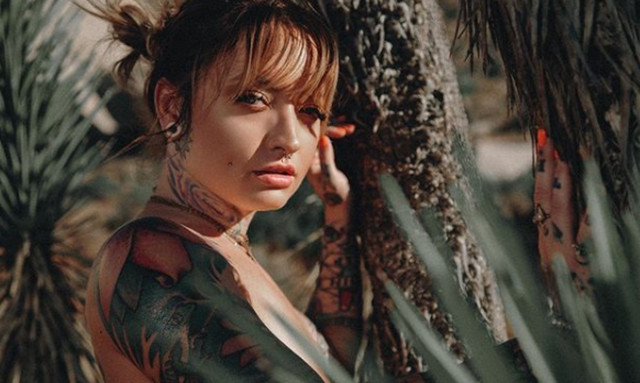 Αυτή η γυναίκα πλουτίζει κάνοντας κάτι πολύ αηδιαστικό