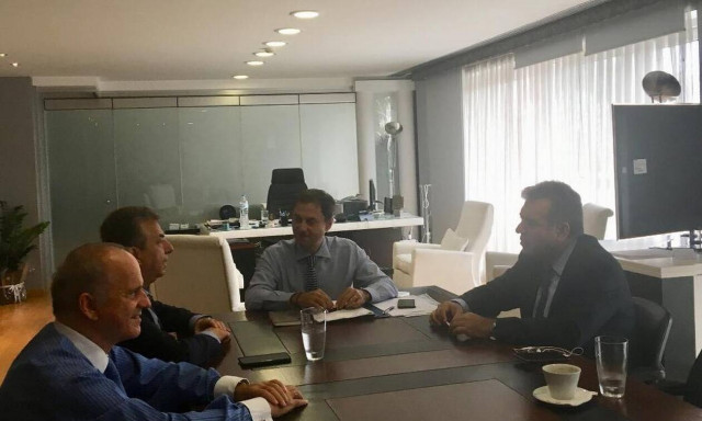 Thomas Cook: Συνάντηση Θεοχάρη με τον Περιφερειάρχη Κρήτης