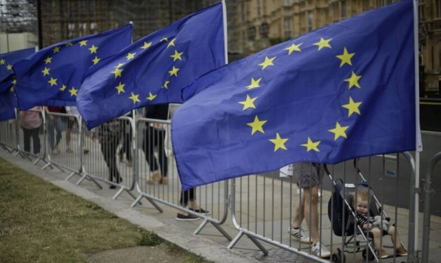 Ποιοι ευρωβουλευτές παίρνουν τα πιο πολλά χρήματα; (pics)