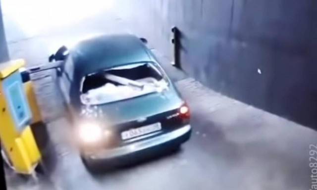 Τα έβαλε με την μπάρα και δείτε τι έπαθε (video)