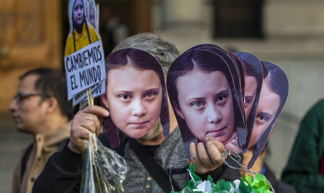 Hundreds of thousands join Canada climate strikes