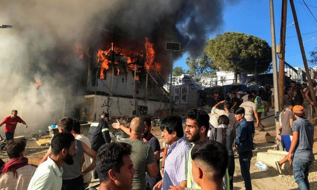 Η «κόλαση» της Μόρια: Βίντεο ντοκουμέντο με τις δραματικές στιγμές - Πώς χάθηκαν δύο ζωές