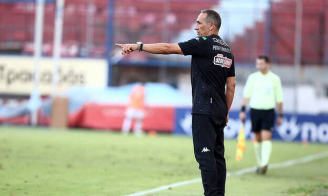 Δώνης: «Ο Χατζηγιοβάνης θέλει να φύγει»