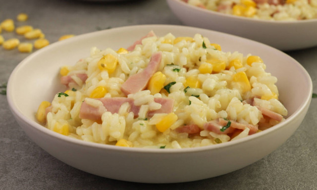 Η συνταγή της ημέρας: Ριζότο με καλαμπόκι και ζαμπόν