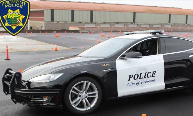 Απίστευτο: Περιπολικό Tesla έμεινε από μπαταρία σε καταδίωξη!