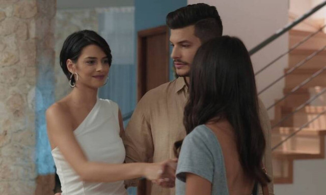 Αστέρια στην άμμο: Αποφάσεις, ανακοινώσεις και αποκαλύψεις στο επεισόδιο της Δευτέρας