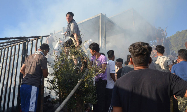 Health ministry issues statement on Moria camp fire, clashes