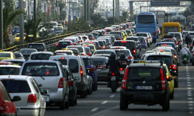 Κυκλοφοριακό χάος στην Αθηνών - Λαμίας - Ουρές χιλιομέτρων