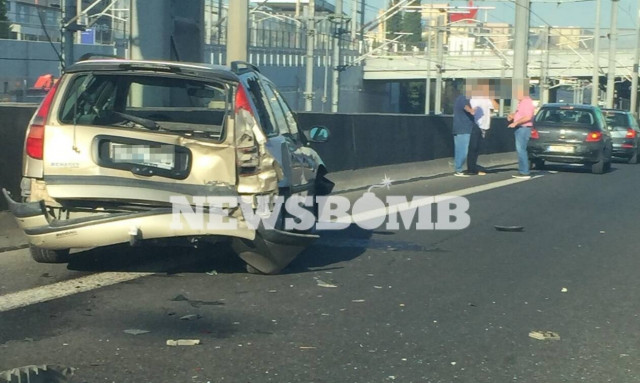 Τροχαίο ΤΩΡΑ στην Αττική Οδό (pics)