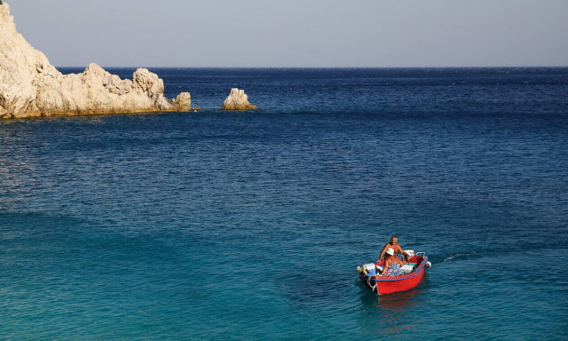 Καιρός: Με 32 βαθμούς μπαίνει ο Οκτώβριος - Δείτε πού και πότε θα βρέξει (pics)