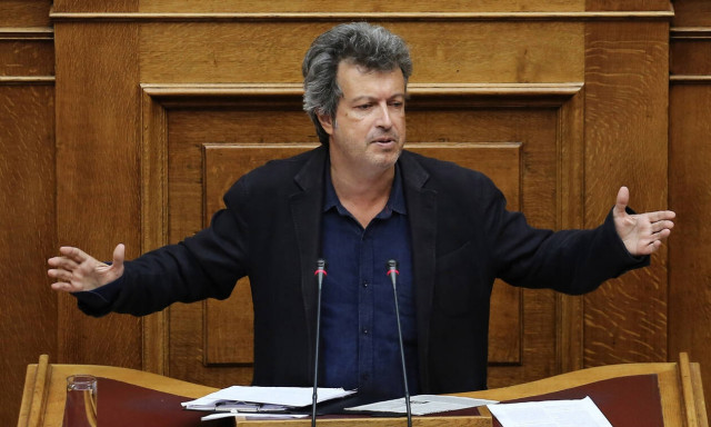 Ώρες αγωνίας για τον Πέτρο Τατσόπουλο: Διαγνώστηκε με ανεύρυσμα - Εσπευσμένα στο χειρουργείο 