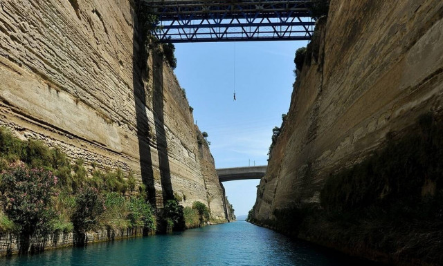 Τραγωδία στον Ισθμό της Κορίνθου: Γυναίκα έπεσε από τη γέφυρα