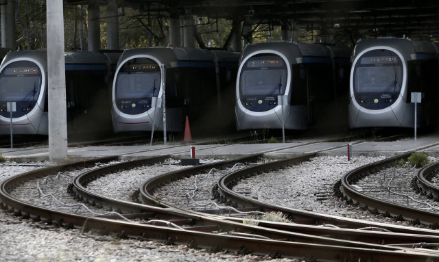 Νέα Σμύρνη: Νέα επικίνδυνη «μόδα» - Δείτε τι κάνουν (pic)