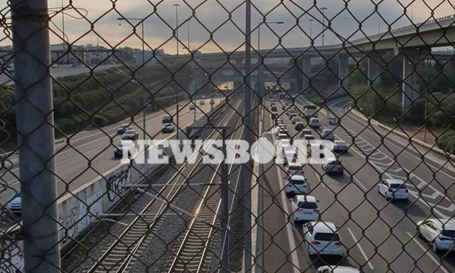 Απεργία σήμερα: «Κόλαση» στην Αττική Οδό – Ουρές χιλιομέτρων (pics)