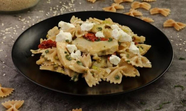 Φιογκάκια ολικής με αγκινάρες και ξινομυζήθρα