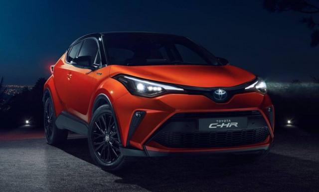Toyota C-HR: Aνανεώθηκε και ζωντάνεψε με το υβριδικό σύστημα των 2.000 κ.εκ. και των 184 ίππων