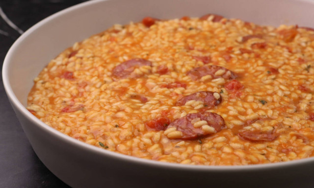 Η συνταγή της ημέρας: Ριζότο με λουκάνικα