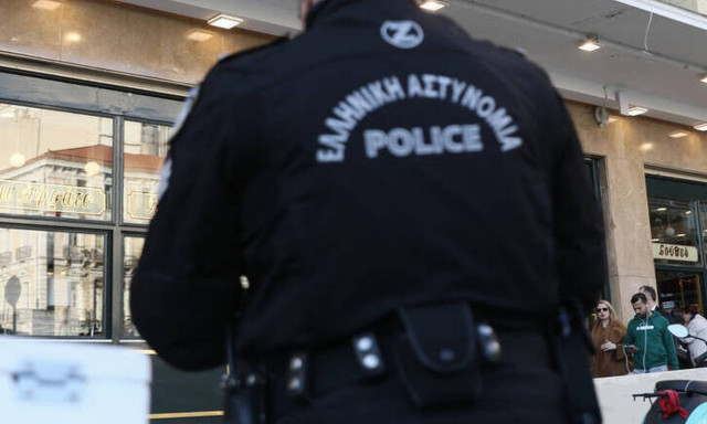 Αττική: Συνελήφθησαν δύο αστυνομικοί - Ζήτησαν 10.000 ευρώ από επιχειρηματία