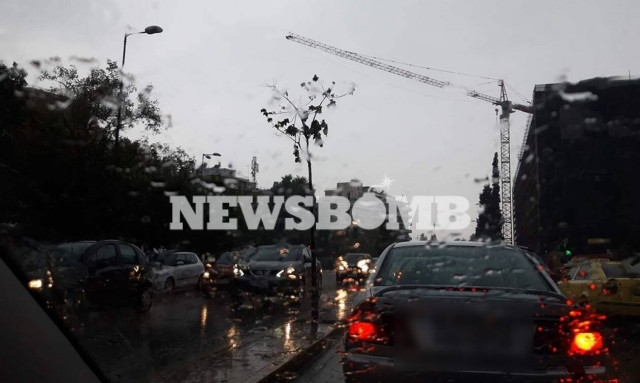 Κακοκαιρία: Μπουρίνι 15 λεπτών «σάρωσε» την Αττική – Πού θα «χτυπήσει» τις επόμενες ώρες