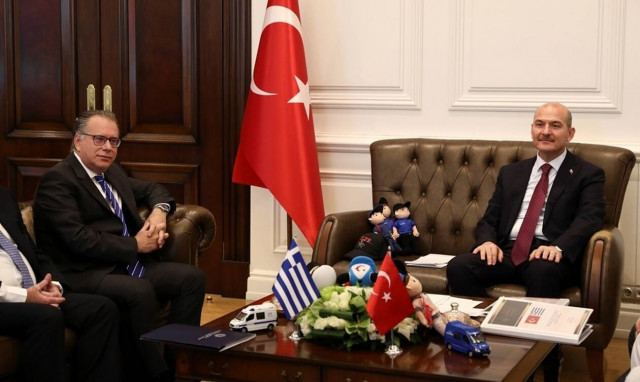 Κουμουτσάκος από Άγκυρα: «Όλοι οφείλουν να κάνουν αυτό που τους αναλογεί στο προσφυγικό»