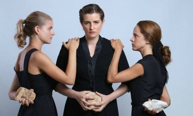 Άγριες Μέλισσες: Η «τρελή» τηλεθέαση και η άγνωστη προσωπική ζωή της Λενιώς και της Ασημίνας! (pics)