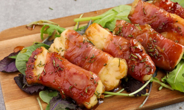 Χαλούμι τυλιγμένο με προσούτο