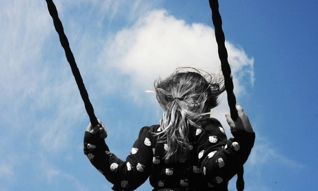 Δάκρυα συγκίνησης για 34 οικογένειες στην Θήβα