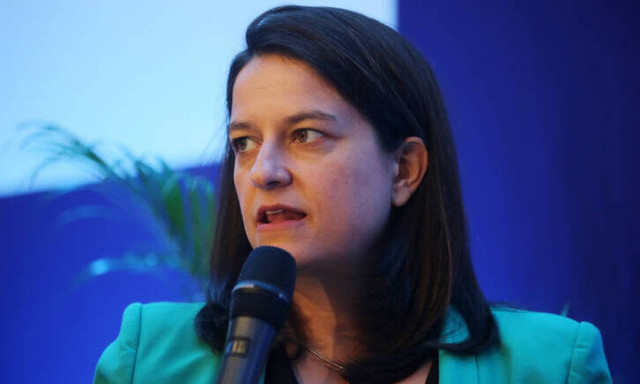 Ζήτησαν 1.500 ευρώ για ενοίκιο από καθηγήτρια στη Σαντορίνη - Η παρέμβαση της Κεραμέως 