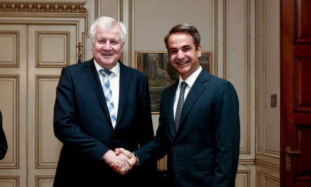 Μητσοτάκης σε Ζεεχόφερ: Πρέπει να βρούμε τρόπο να σταματήσουμε τις ροές