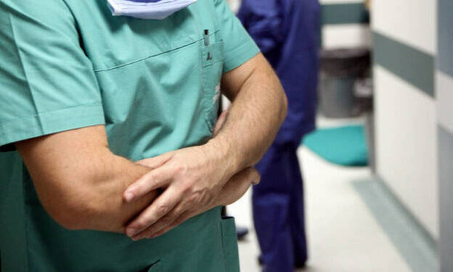 Το ξύλο σε αστυνομικούς, νοσοκόμους και κυβερνητικούς φέρνει βαριές ποινές