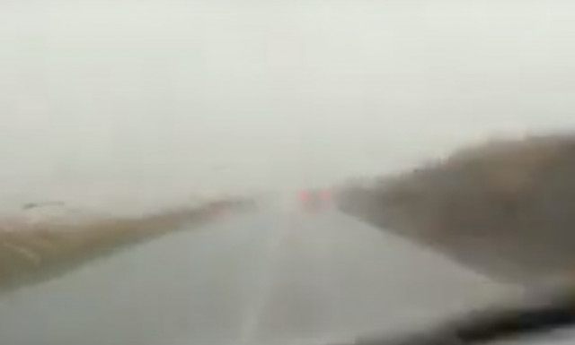 Καιρός: Καταιγίδα και ανεμοθύελλα στον δρόμο Λάρισας – Φαρσάλων