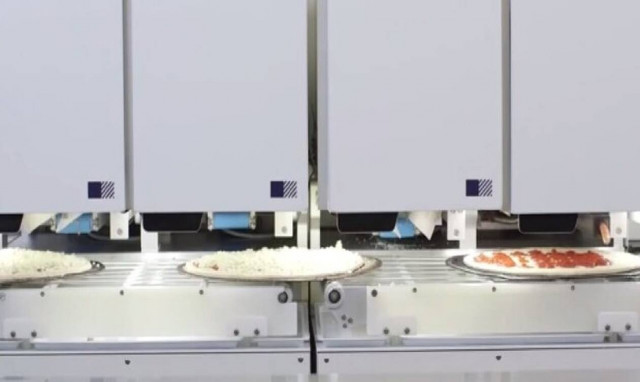 Ρομπότ φτιάχνει 300 πίτσες την ώρα!