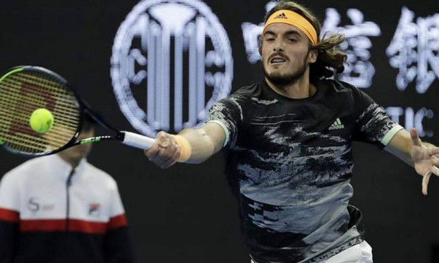 «Λύγισε» στον τελικό του Πεκίνου ο Τσιτσιπάς