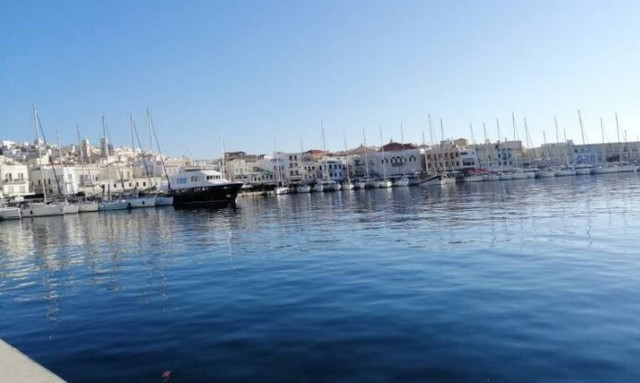 Χαμός στη Σύρο: Βγήκε από το κότερο και δείτε τι έκανε!