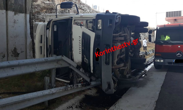 Ανατροπή νταλίκας στην Αθηνών-Κορίνθου: Προβλήματα στην κυκλοφορία