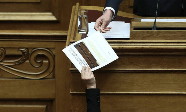 Προανακριτική για Παπαγγελόπουλο: Υψηλοί τόνοι αλλά απουσία του πρωθυπουργού 