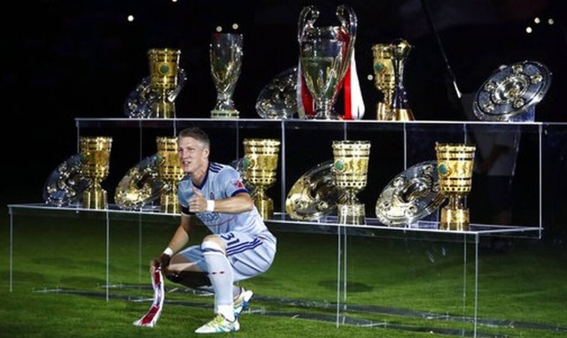 Είπε «αντίο» στα γήπεδα ο Σβαϊνστάιγκερ (videos+photos)