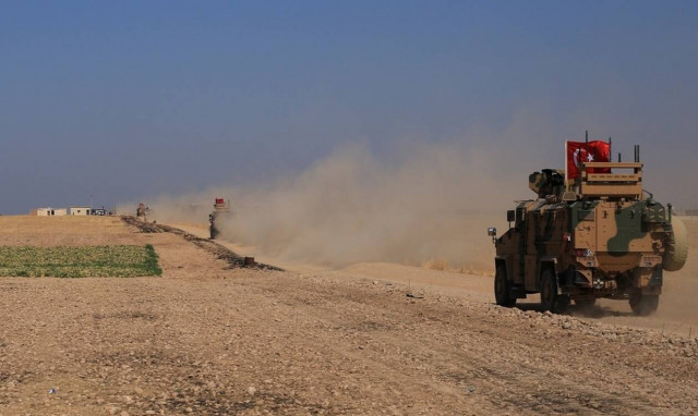 Χάος στη Συρία από την τουρκική εισβολή: Εκρήξεις και καπνοί (pics+vids)