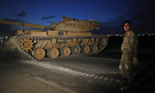 Θρίλερ στα σύνορα Τουρκίας – Συρίας: Ξεκίνησε η τουρκική εισβολή;