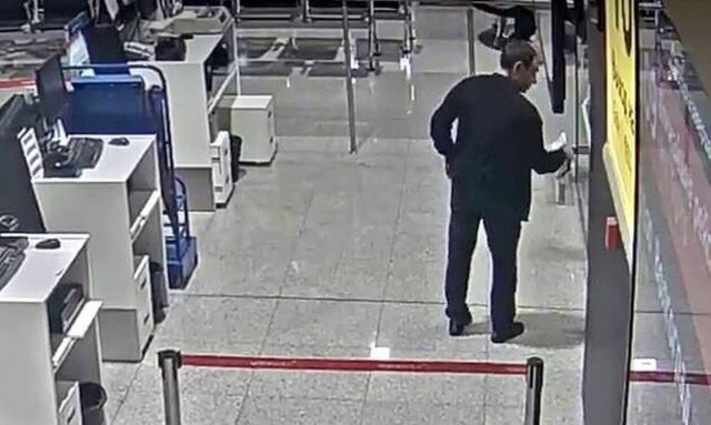 Χαμός σε αεροδρόμιο: Έχασε την πτήση και η αντίδρασή του σόκαρε τους πάντες